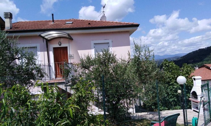 Ricco del Golfo House | 20 minutes from Cinque Terre house in the green with garden and private parking space