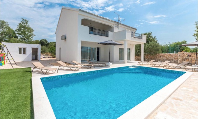Velim House | 200 m² House ∙ 4 bedrooms ∙ 10 guests