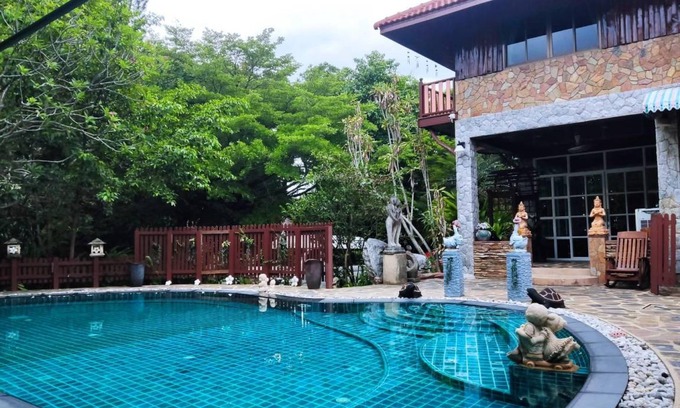 Sam Phran Villa | 200 m² Villa ∙ 5 bedrooms ∙ 10 guests