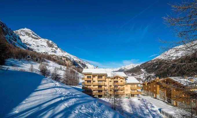 Les Boisses Apartment | 200m from resort center, 3rd floor, view valley, fitness, swimming pool, sauna, hammam, balcony, tv