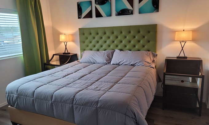 Monroe Apartment | #202 New 2-bedroom condo just 3 minutes drive to Evergreen State Fairgrounds