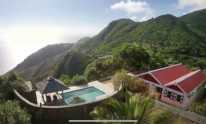 Windward Side Villa | 2023 Villa Fairview on Saba. Ultimate privacy.