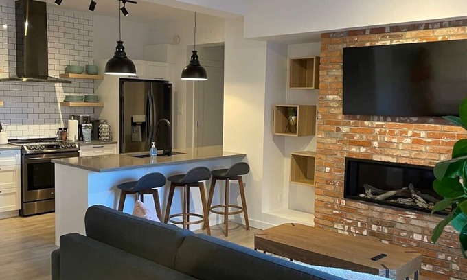 Bromont Apartment | 205 3-bedroom condo in building with elevator