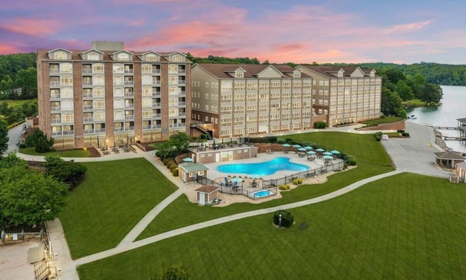 Huddleston Apartment | #206 Pointe - 2 Bedroom Lakefront Condo at Mariners SML