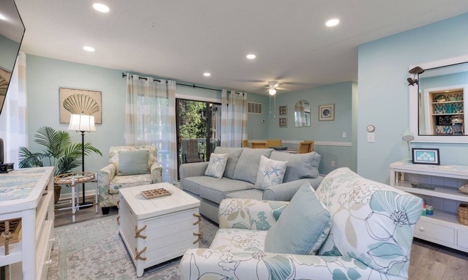 Hilton Head Villa | 21 Forest Gardens: Walk to Beach, 2 Beds, Free Bikes