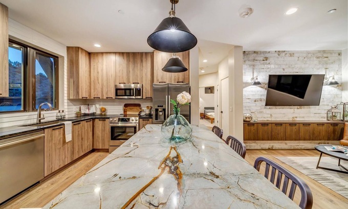 Zion National Park South Entrance Villa | 210 LaFave-Luxury Villa at Zion: The Subway