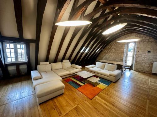 Poitiers Apartment | 22 3 kings