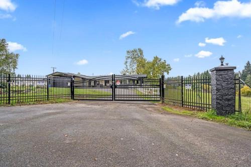 Ridgefield House | 22 Acres Home with hot tub minutes from Ilana Casino