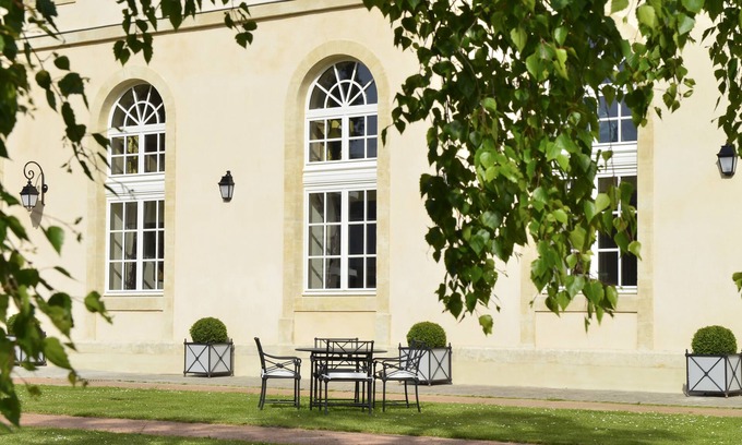 Bayeux Apartment | 220 m2 furnished apartment facing the cathedral, historic center of Bayeux