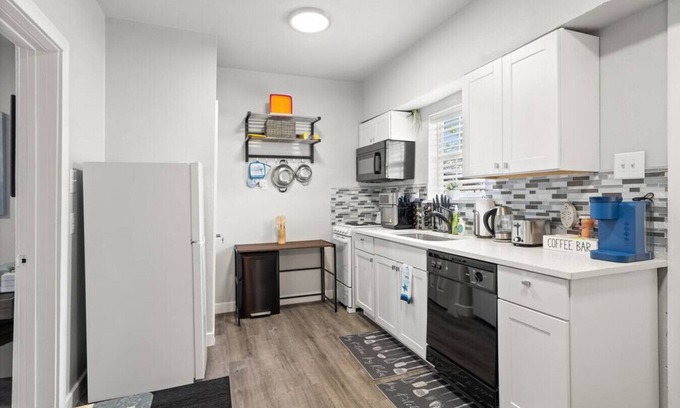 Cedar Crest Apartment | 2308 Britton Unit 1 · Sparkling Modern 1BR Beautiful Dallas