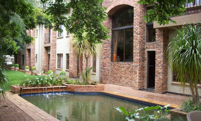 Ekurhuleni House | 24 Onvrey Guest House