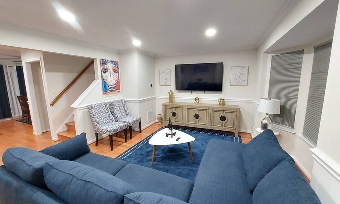 Stafford House | $249/Comfy 5br,3.5bth,& 3LVL TH
