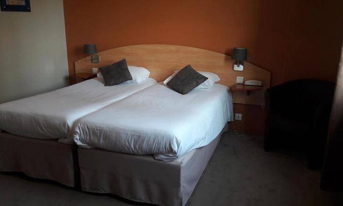 Belle-Isle-en-Terre Hotel | 25 m² Hotel ∙ 4 guests