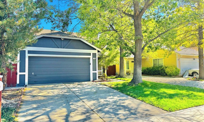 Sparks House | 25 minutes to Tesla/Sleeps 9