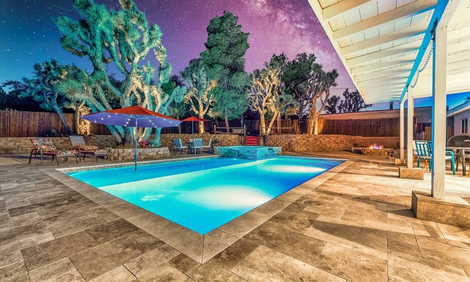 Yucca Valley House | 25% Off 7-Night Stay 1/2 Acre Epic Pool and Spa 2 King Beds Bunk with 2 Queens
