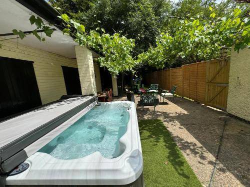 Fifield House | 2500 m² House ∙ 7 bedrooms ∙ 15 guests