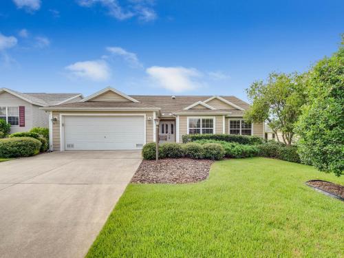 Hadley House | 2537 Z3b VILLAGE OF HADLEY by REMAX Premier