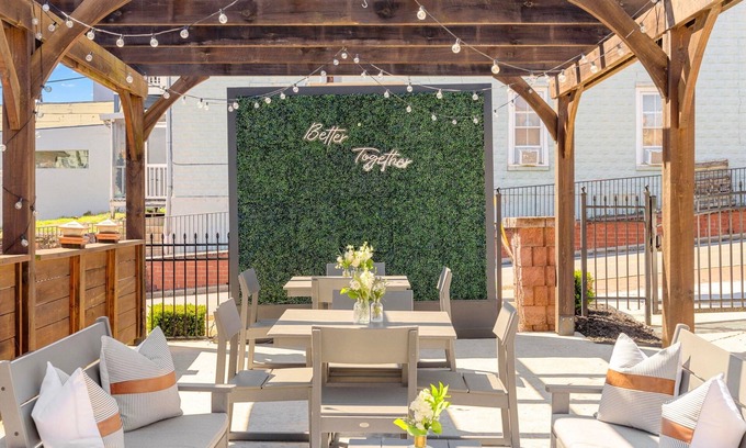 Dahlonega Hotel | 27 On Park