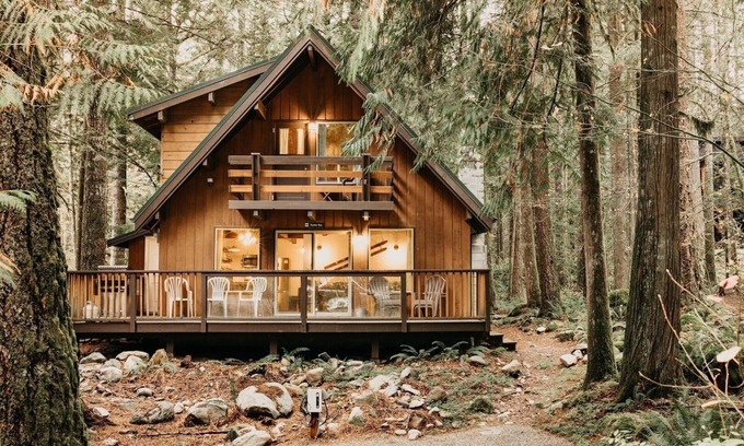 Warnick Cabin | 27GS - Wi-Fi - EV Charger - F/P - Pets Ok by RedAwning