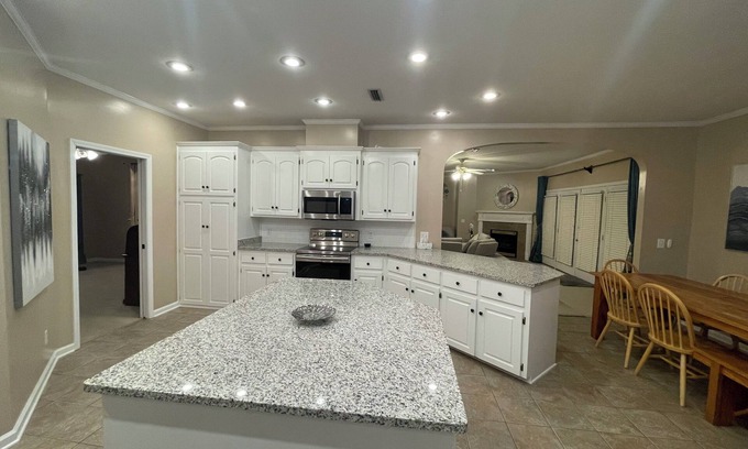 Marianna House | 2845 Luxury modern 4-bedroom house at Indian Spring golf course in Marianna.