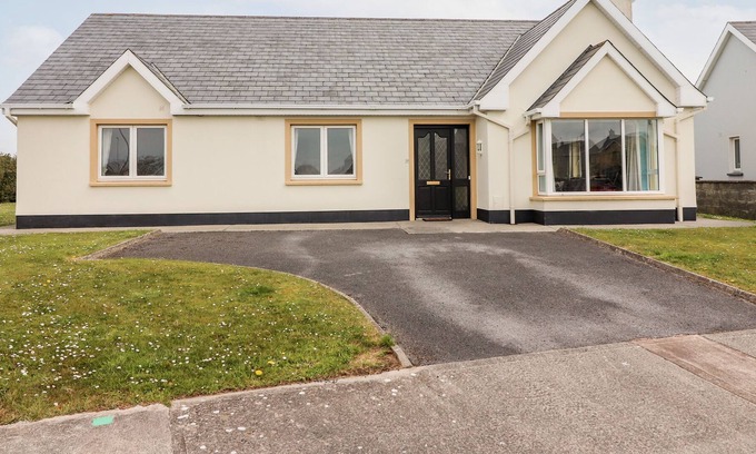 Doonbeg House | 29 CHURCH FIELD, family friendly in Doonbeg, County Clare