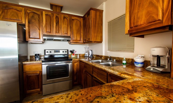 Naranjos Agrios Condo | 2B/1B CORNER CONDO SUITE with VIEWS