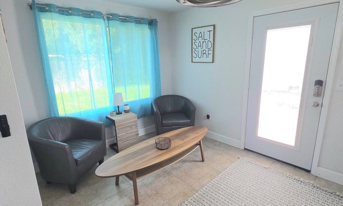 Daytona Beach House | 2B/2B less than 10 minutes from the beach - Newly Remodeled Home