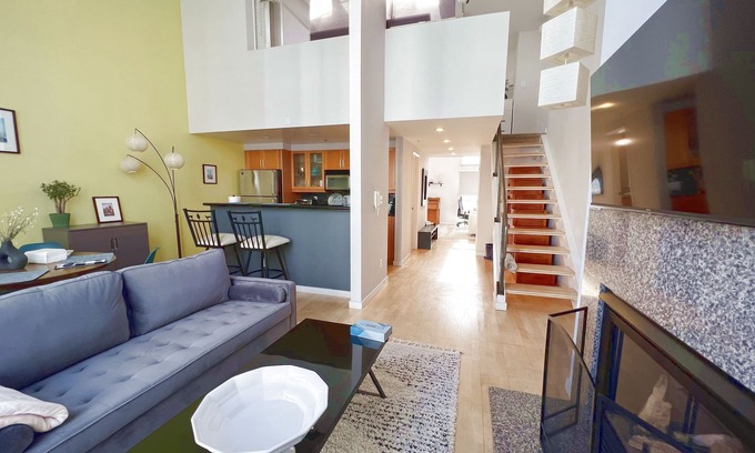 Downtown San Francisco Condo | 2b2b Sunny and Spacious Loft w/dedicated parking! SOMA city heart