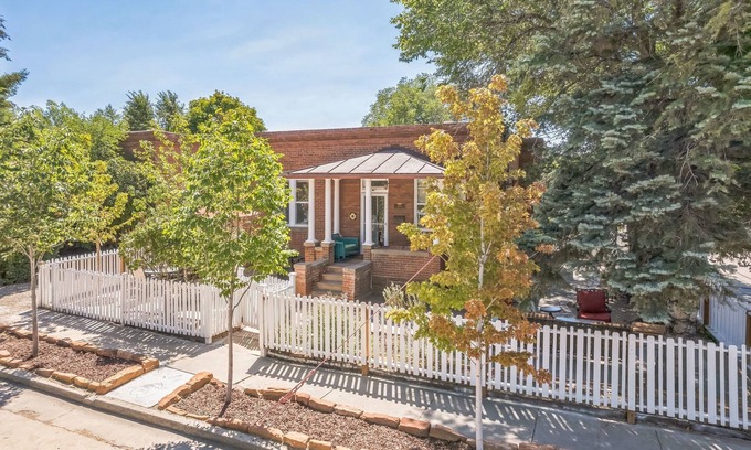 South Capitol House | 2BD/1B Santa Fe by Plaza, Railyard & Canyon Rd. Pet Friendly.