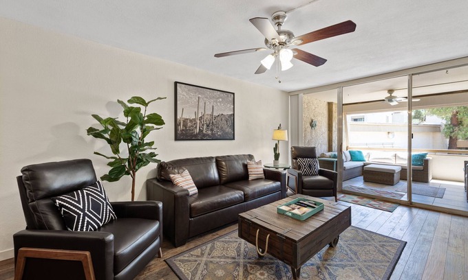 South Scottsdale Condo | 2bd, 2ba, Old Town, Pet Friendly, Pool, Balcony