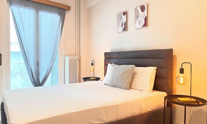 Kinosargous Apartment | 2BD - Center of Athens - 4mins Walk To Acropolis
