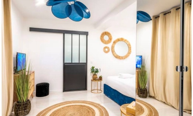 Marais Apartment | 2bedroom in Place du Marais & Place de Thorigny
