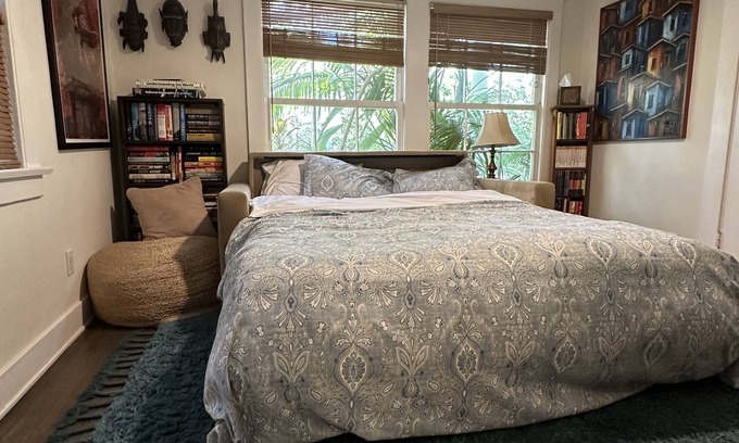 West Hollywood House | 2BR 1Bath WeHo craftsman BACKYARD PARADISE - dog heaven