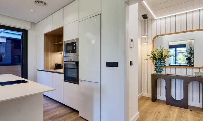 La Buhaira Apartment | 2BR/2BA Apt, 4th Floor, Balcony, Workspace & Parking