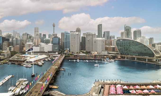 Darling Harbour Apartment | 2BR Darling Harbour Apartment with Rooftop Pool & Free Parking