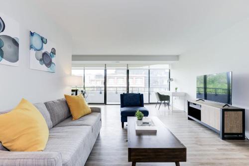 Radnor - Fort Myer Heights Apartment | 2BR Executive Apartment with Spacious Layout
