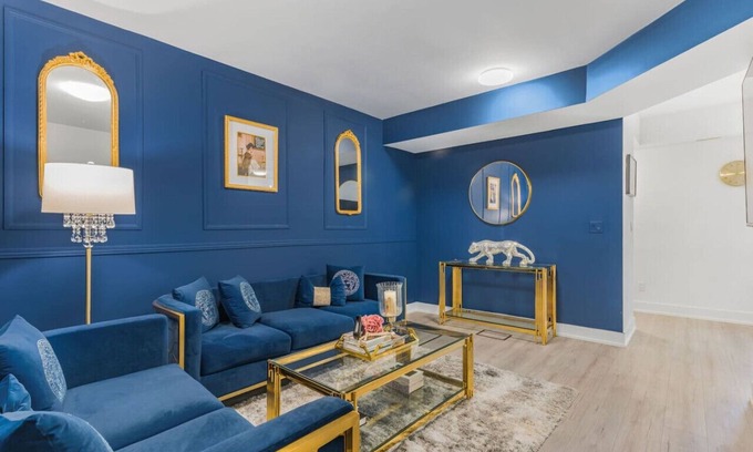 Niagara Falls Apartment | 2BR Family Retreat w/BBQ | 4 Mins to Niagra Falls