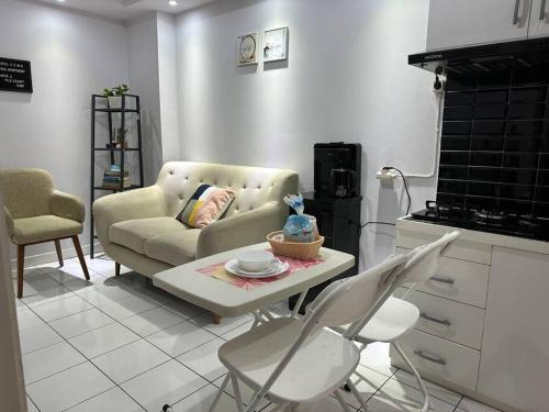 Pancoran Apartment | 2BR KRL access with Netflix, Kalibata City