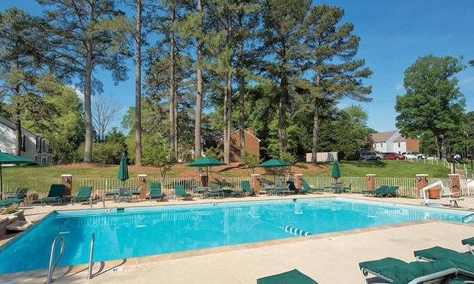 Williamsburg Condo | 2br Lockbox Condo Family Fun in Williamsburg!