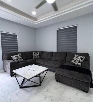 Alamo Apartment | 2BR Luxe Home Near Downtown Pharr