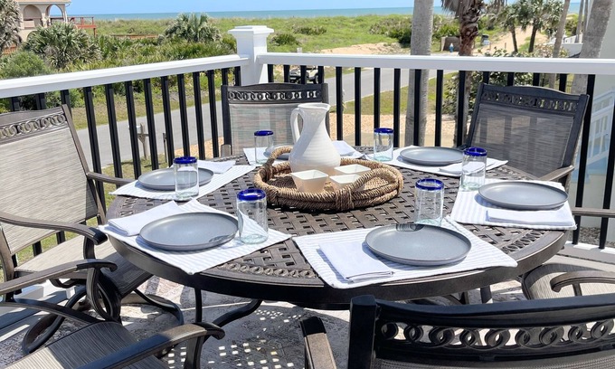 Florida House | 2BR Ocean-View Fully Remodeled Apartment
