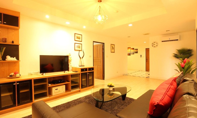 Thung Maha Mek Apartment | 2BR. Spacious, BTS 5 min, Family & Group