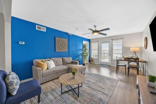 Pleasant Valley Apartment | 2BR Spacious Getaway Near Dwntown, Pool, UT Austin