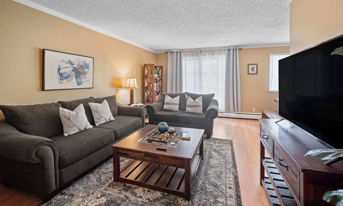 Fort McMurray Apartment | 2BR Suite | w/ Balcony | Near NLRHC | Free Parking
