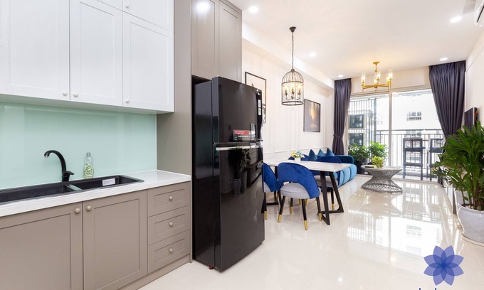 Tan Binh Apartment | 2BRs Apartment in Modern Building w/Free Gym, Pool and Airport Pick up