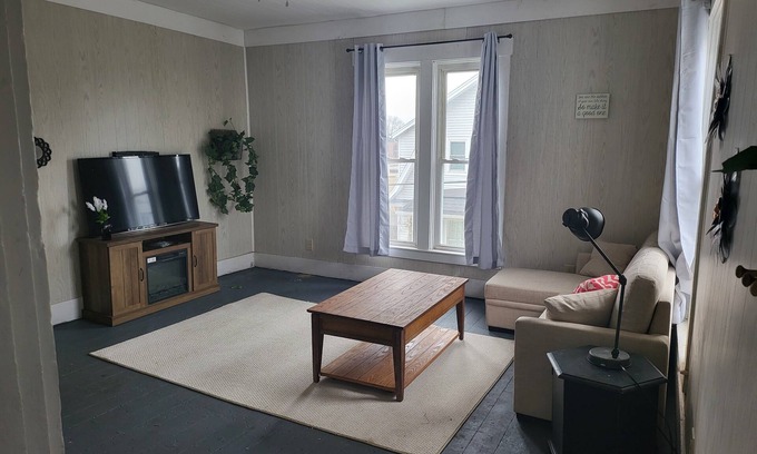 Wilmington Apartment | 2nd Floor Apt. Downtown near WEC