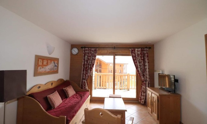 Les Almes Apartment | 2nd floor, balcony, parking, tv, ski locker, 60m², Tignes