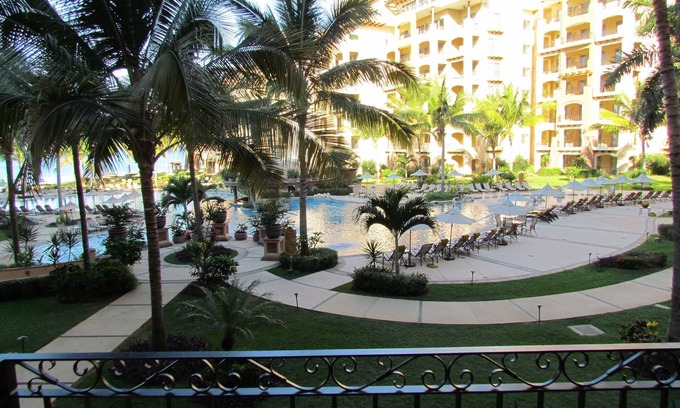 Flamingos Condo | 2nd Floor Luxury Awaits