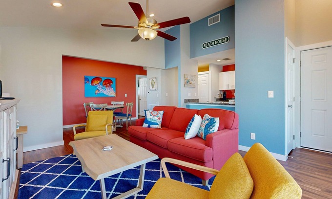 Port Aransas Condo | 2nd Floor, Shared Pool, Hot Tub, Golf Cart Access