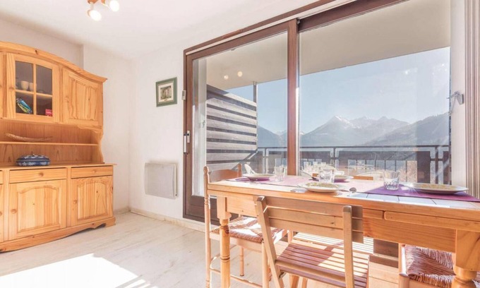 Forville Apartment | 2nd floor, view mountain, balcony, tv, 36m², Serre Chevalier